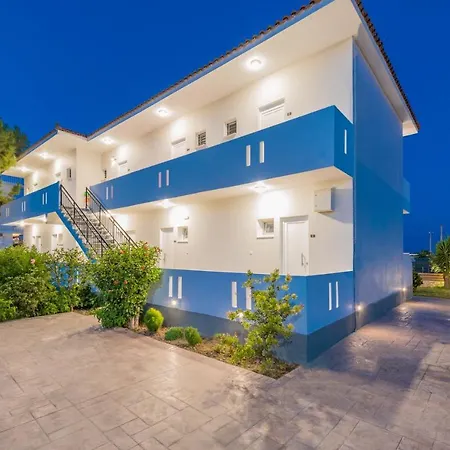 Stathis Ii With Sea View Aparthotel *
